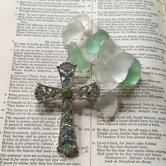 Peridot Mint Green Rhinestone Necklace Cross Brooch Pin Pendant Silver Tone NEW - Picture 4 of 7